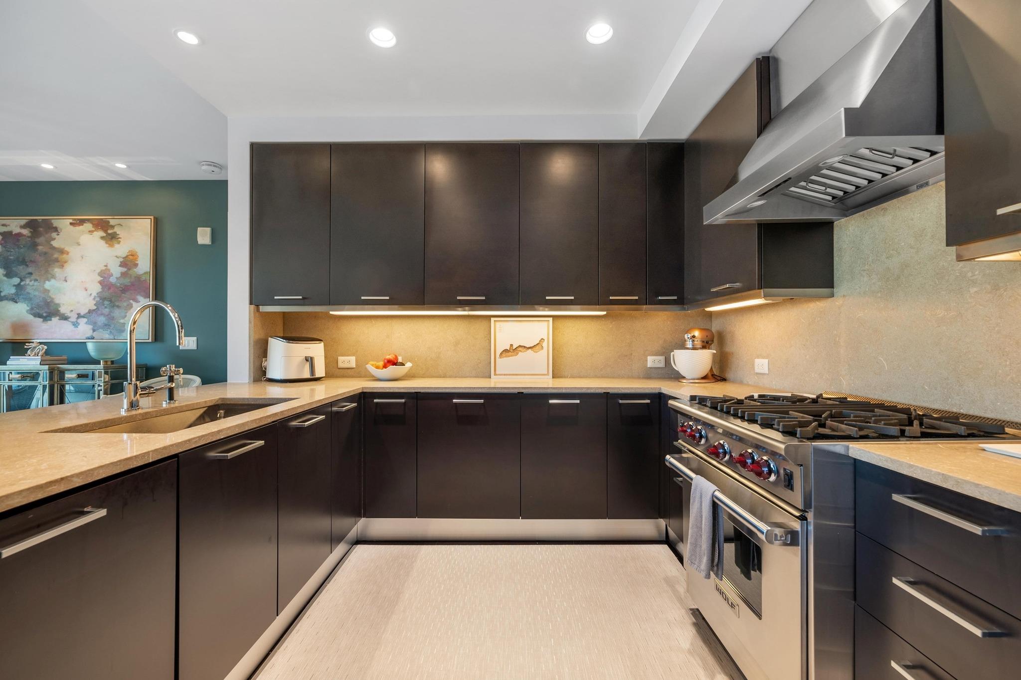 200 Congress Ave # 13A