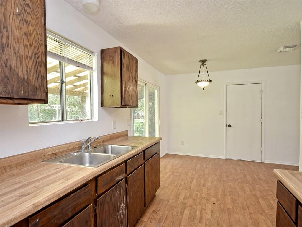 1604 Parkside CIR