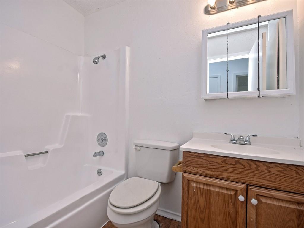 1604 Parkside CIR