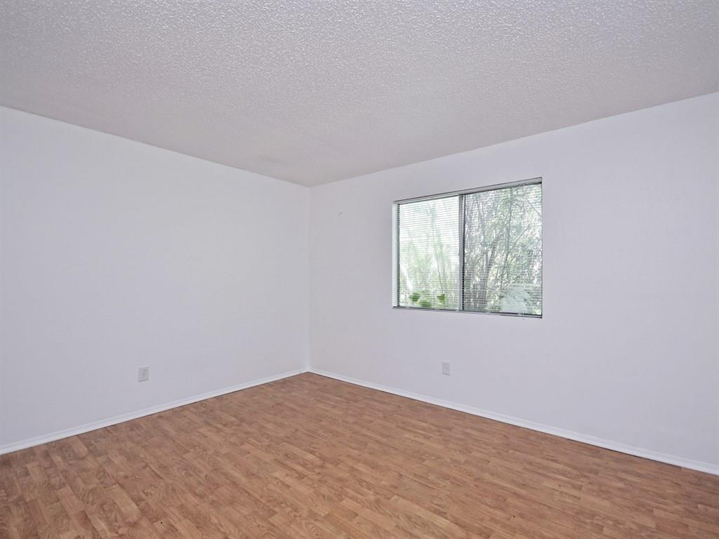 1604 Parkside CIR