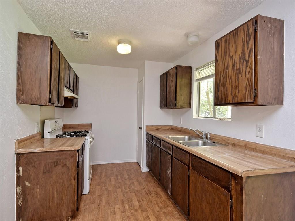 1604 Parkside CIR