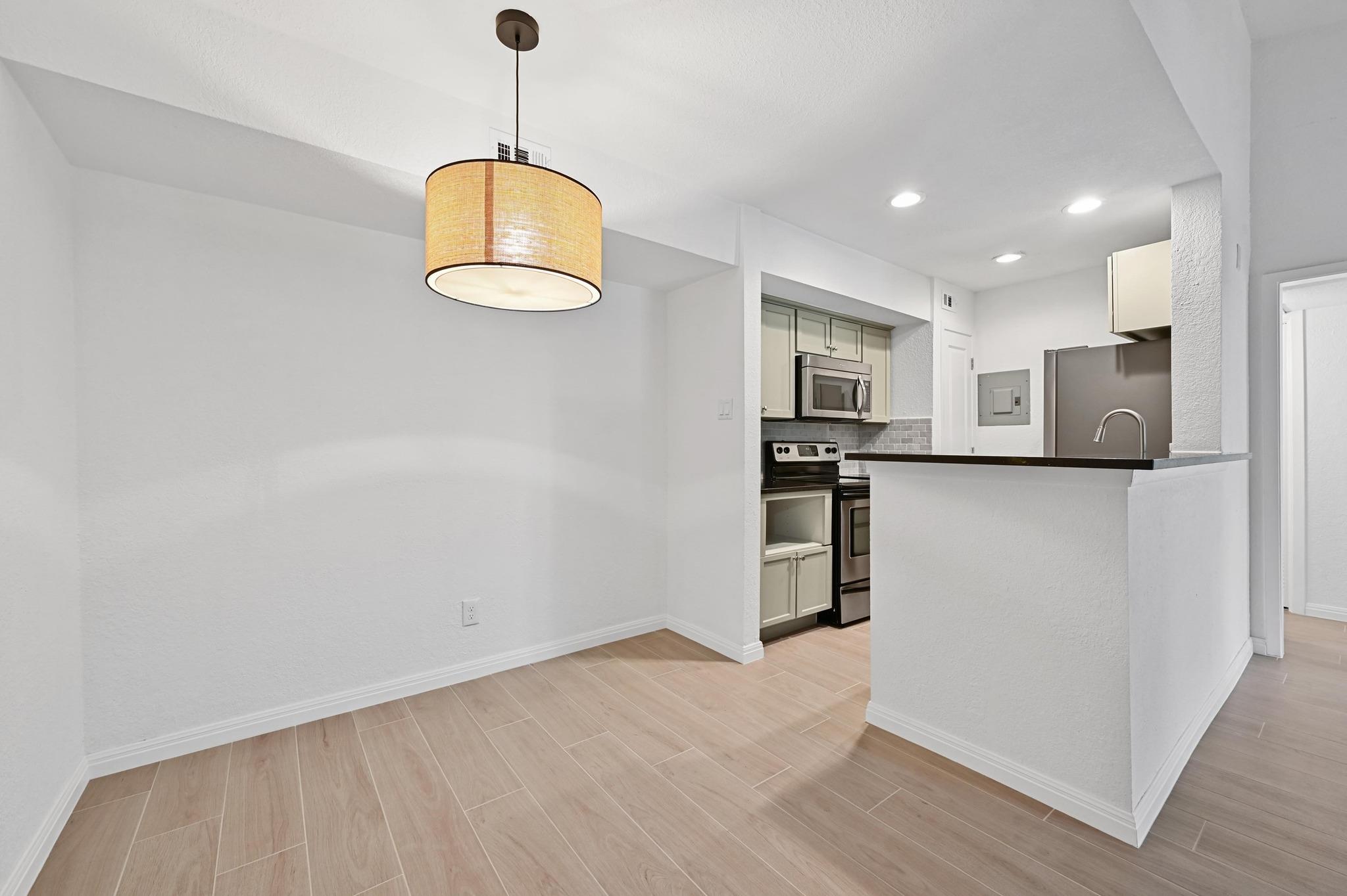 3204 Menchaca RD # 212