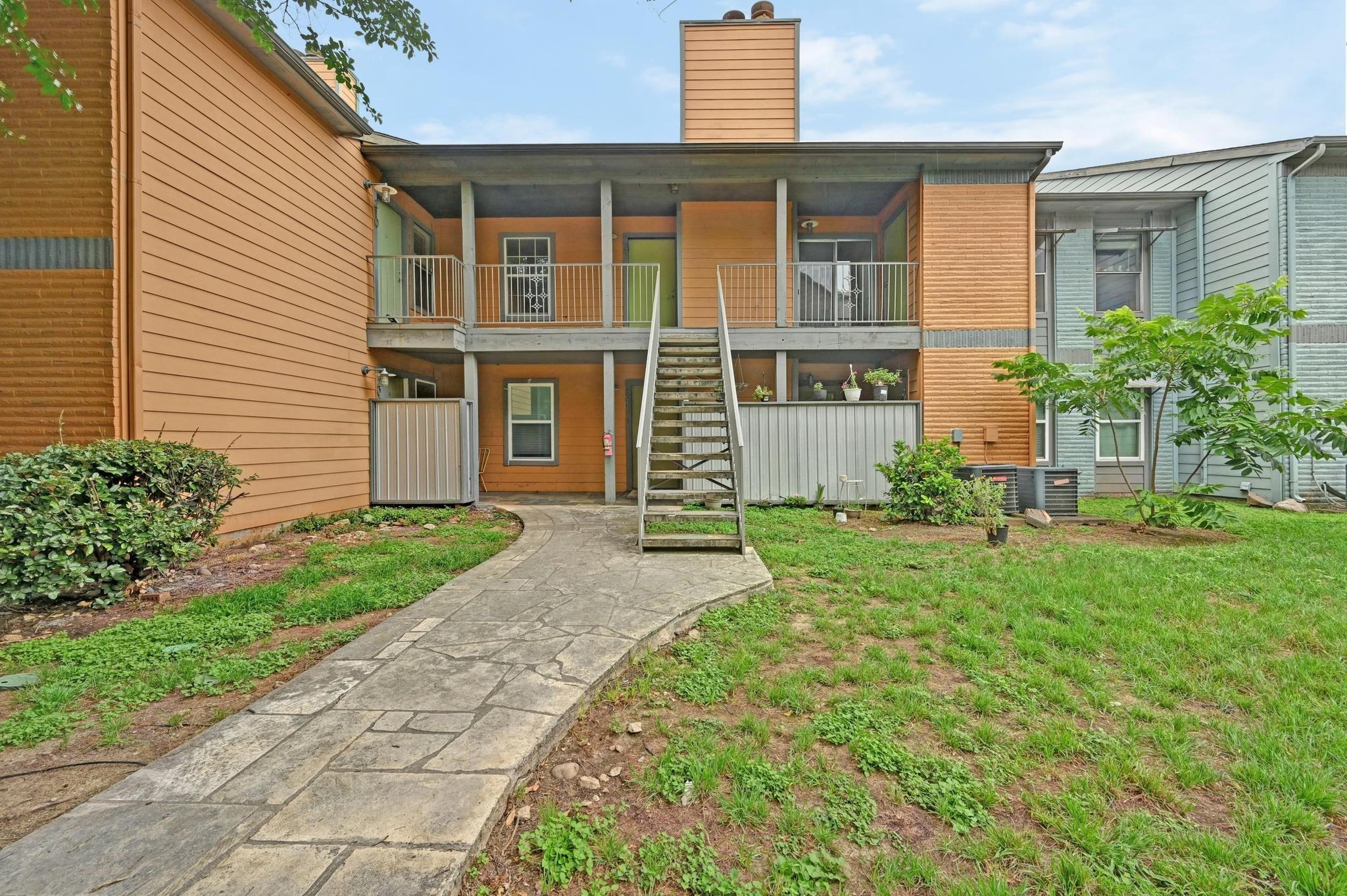 3204 Menchaca RD # 212