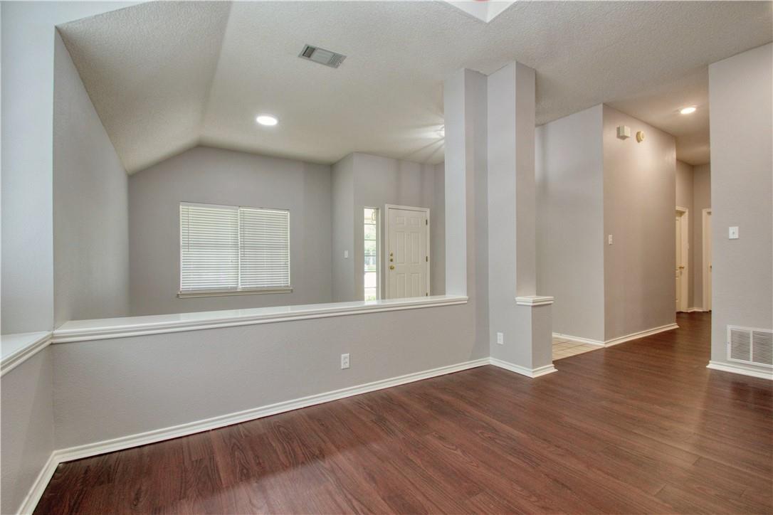 306 Marigold LN
