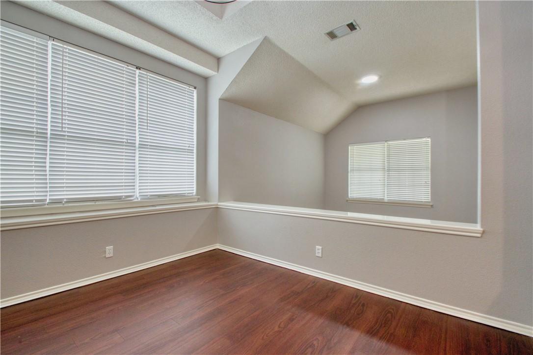 306 Marigold LN