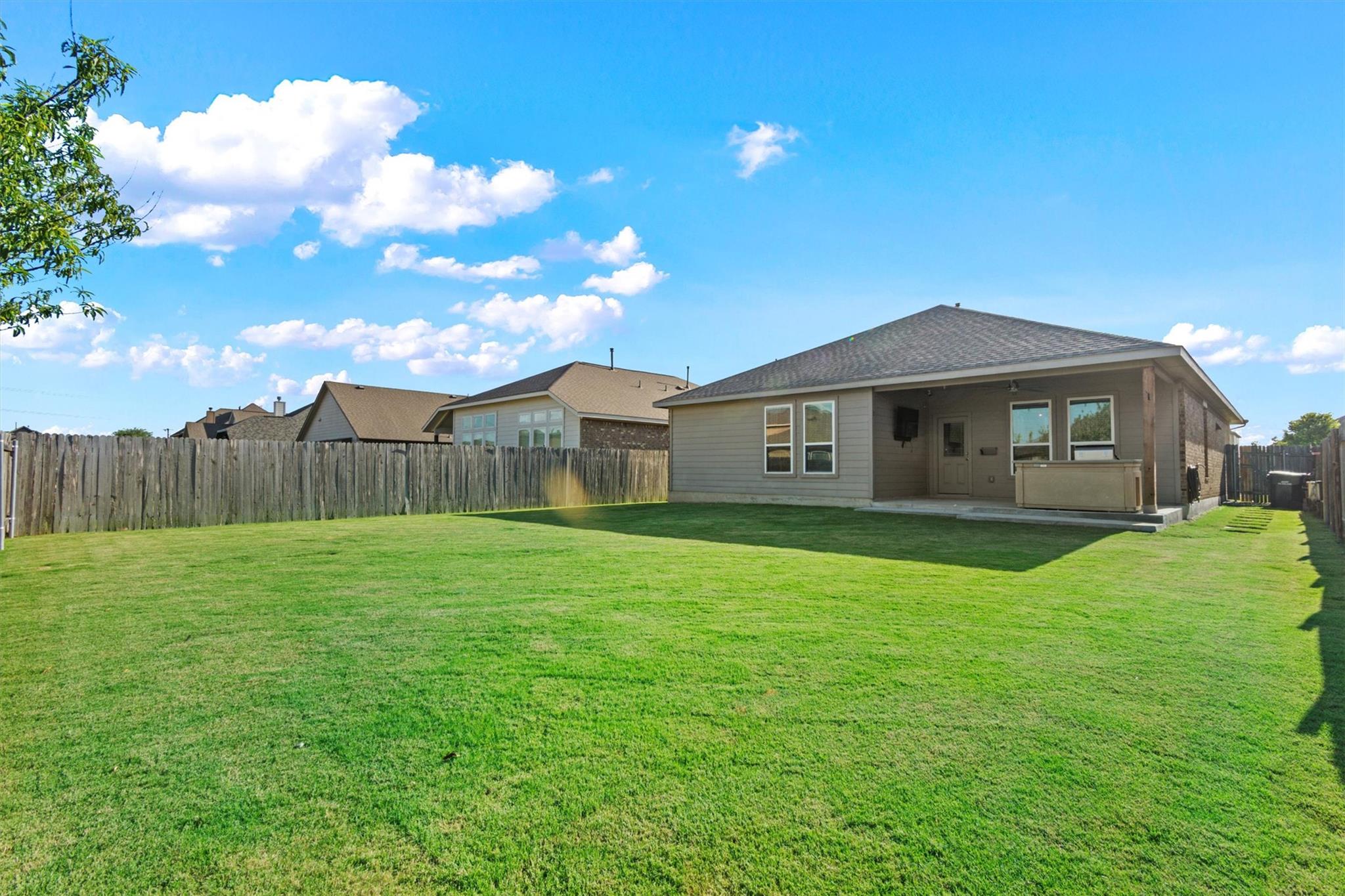 8069 Arezzo DR