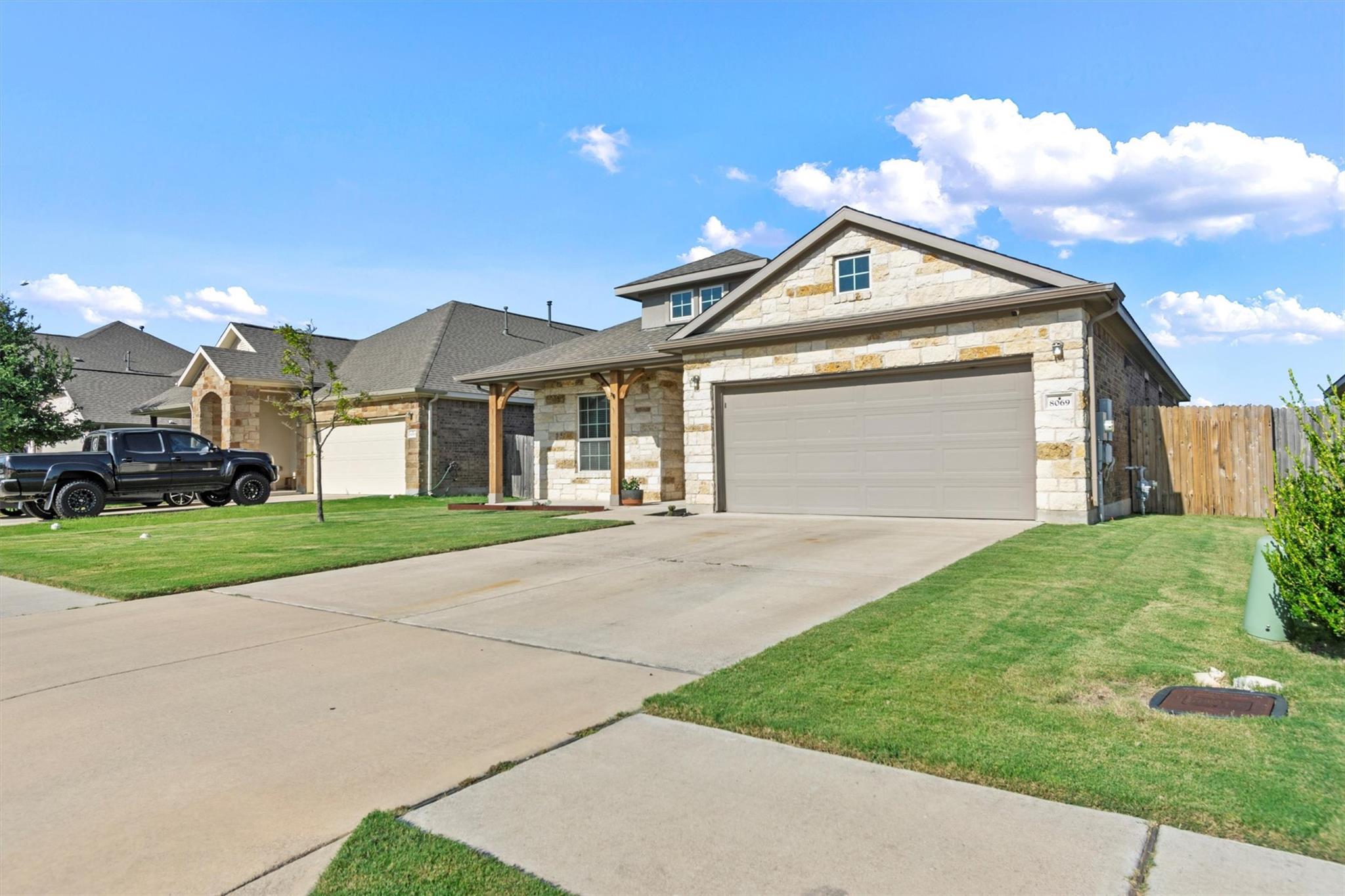 8069 Arezzo DR