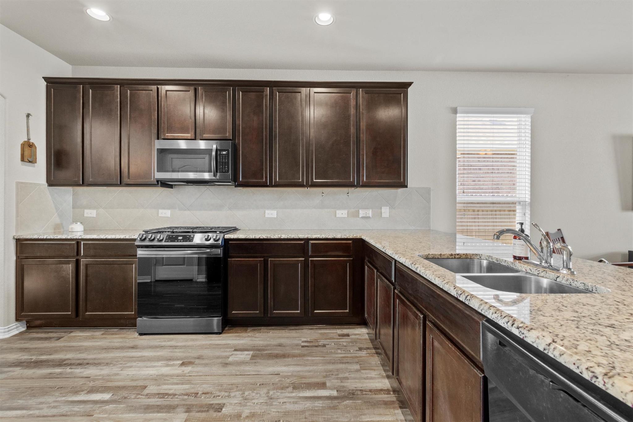 8069 Arezzo DR
