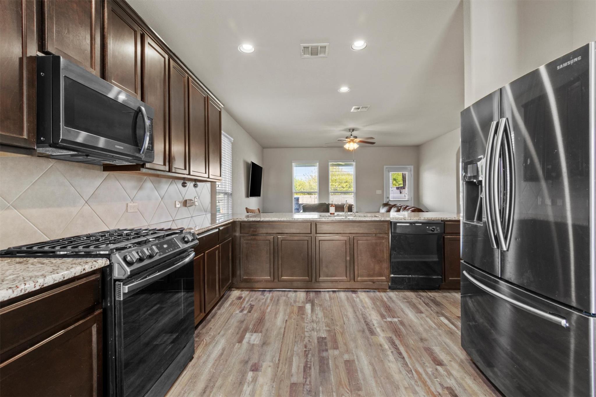 8069 Arezzo DR