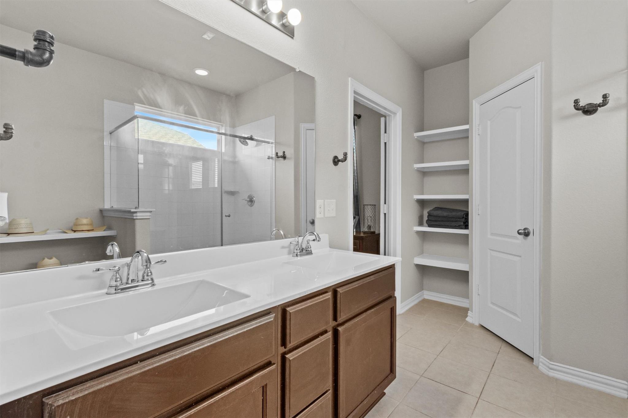 8069 Arezzo DR