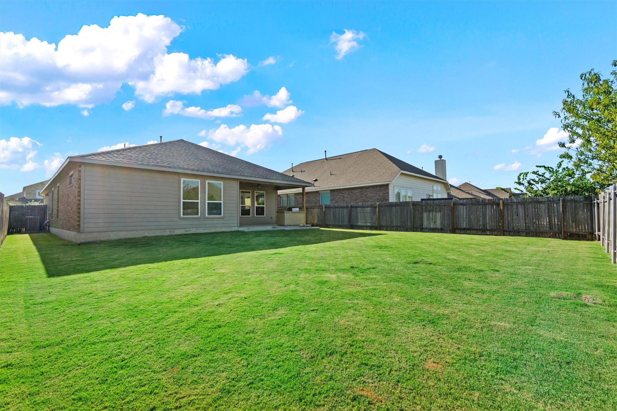 8069 Arezzo DR