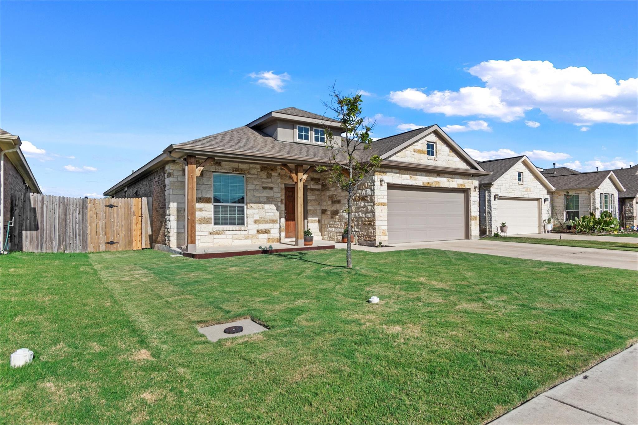 8069 Arezzo DR