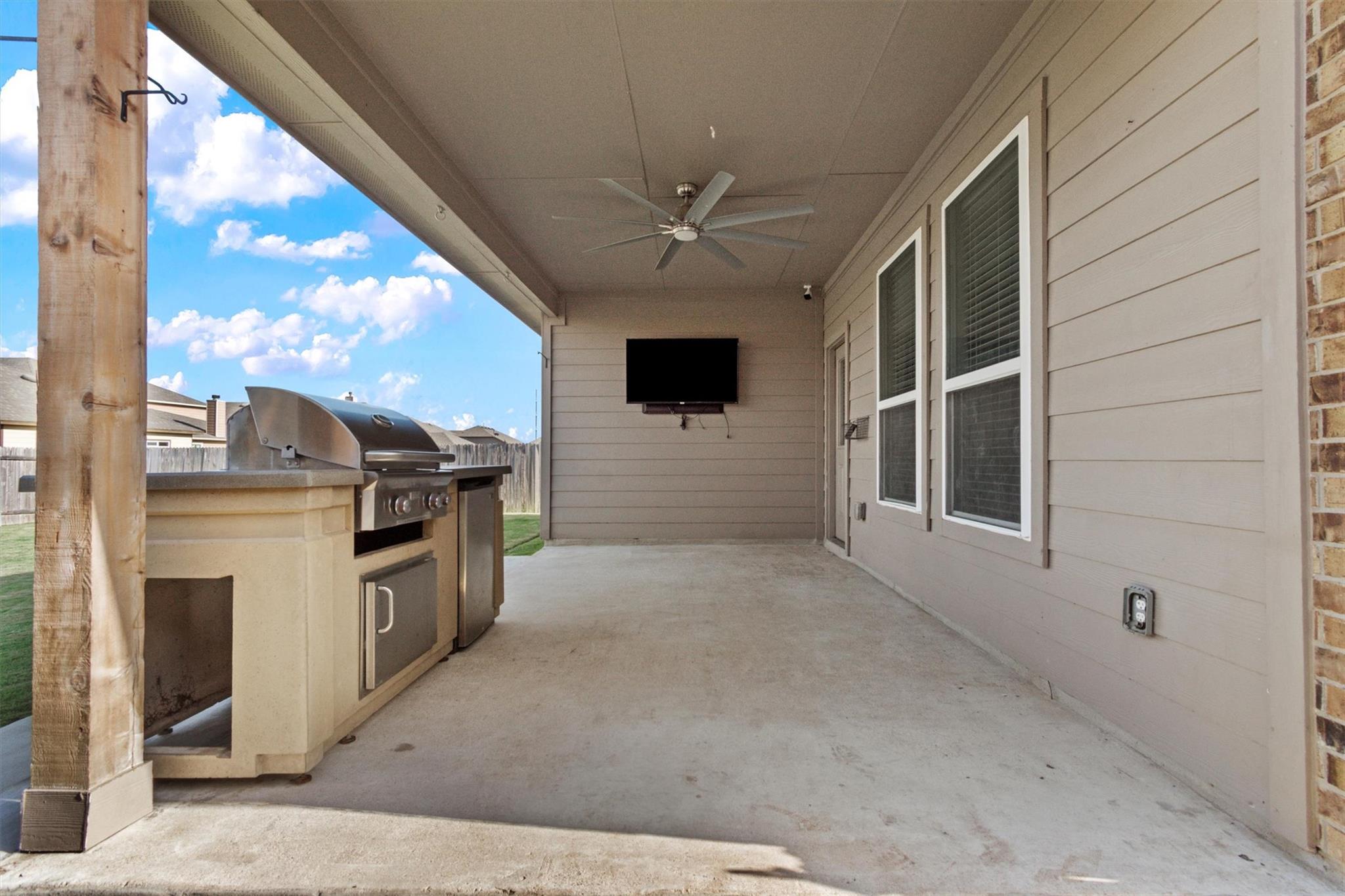 8069 Arezzo DR