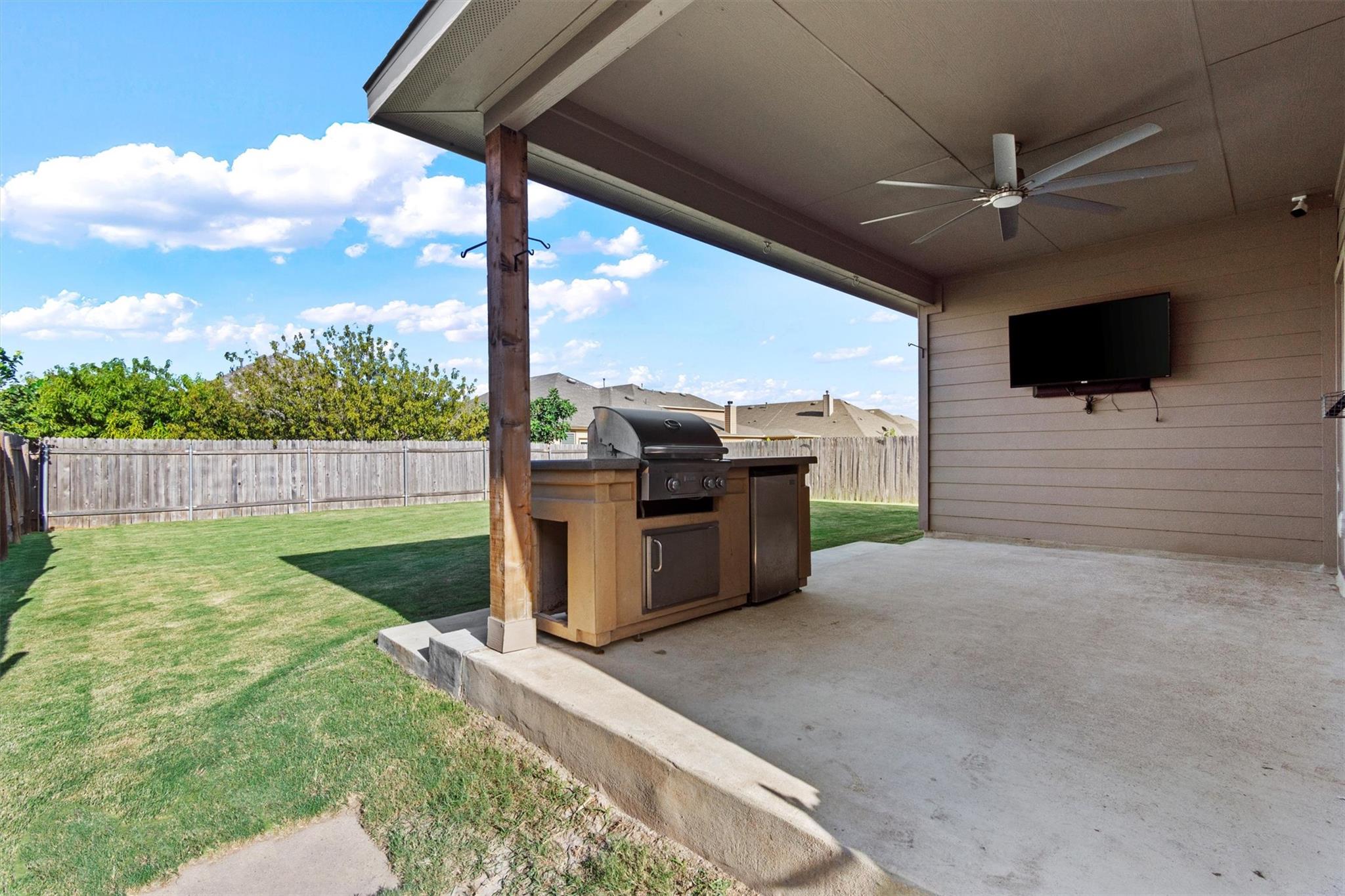8069 Arezzo DR