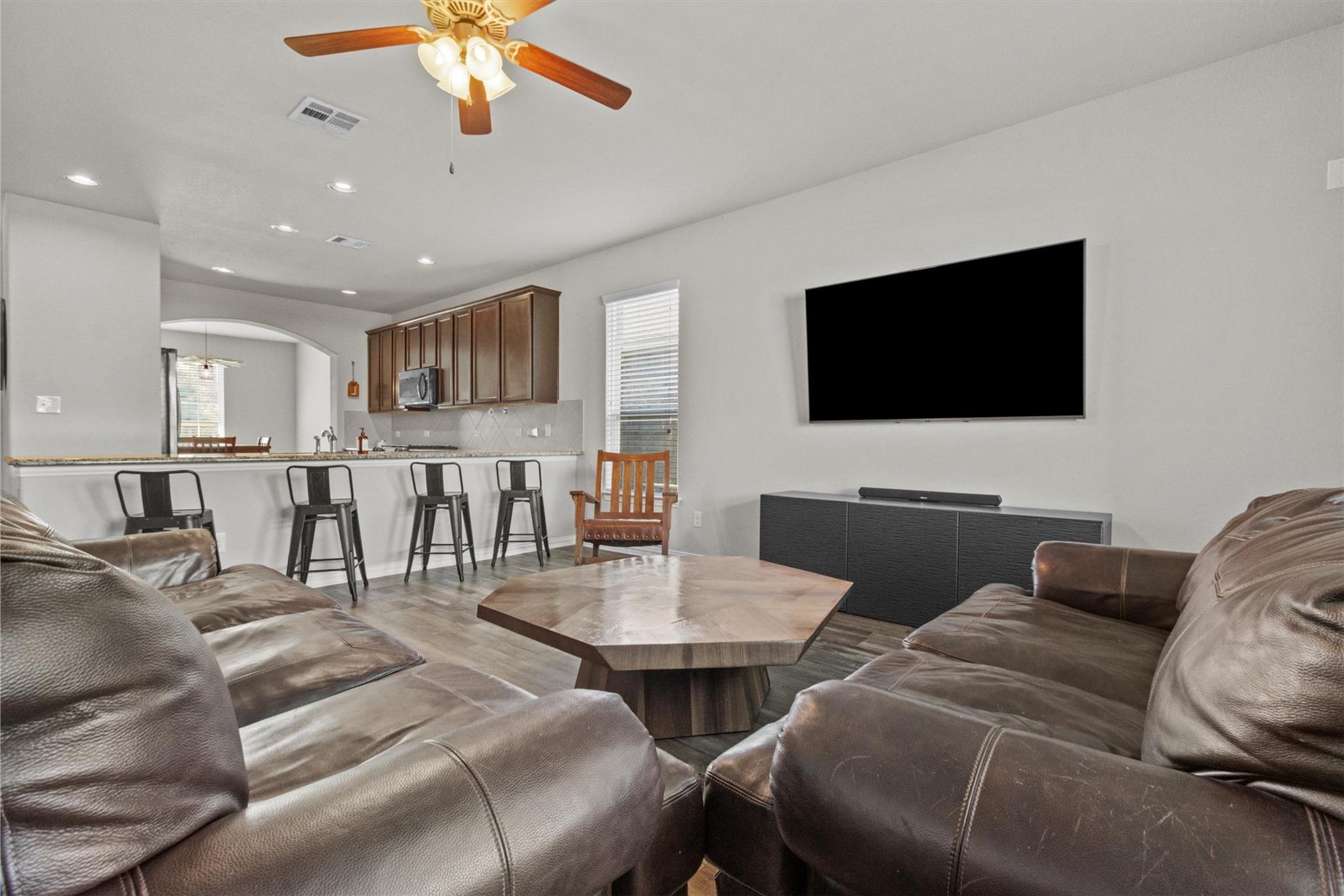 8069 Arezzo DR