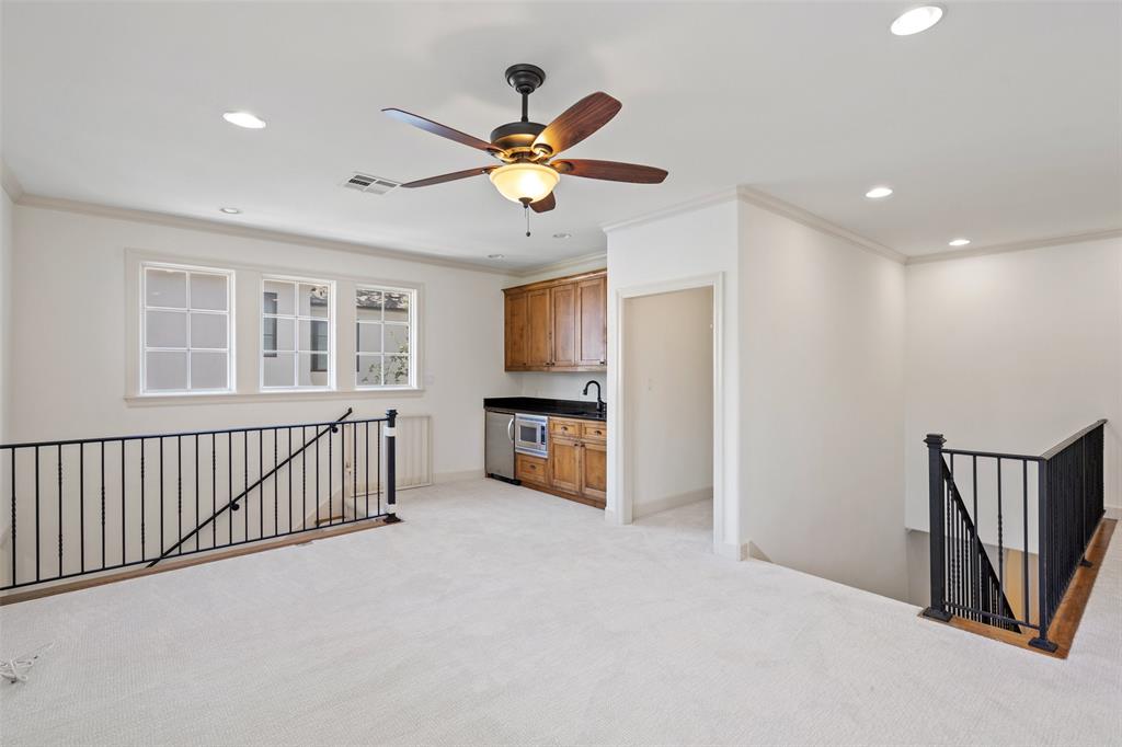 1805 Stamford LN