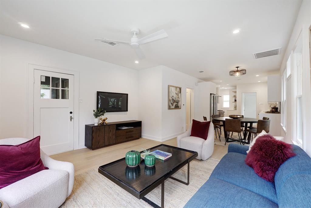 4612 Duval ST # 1
