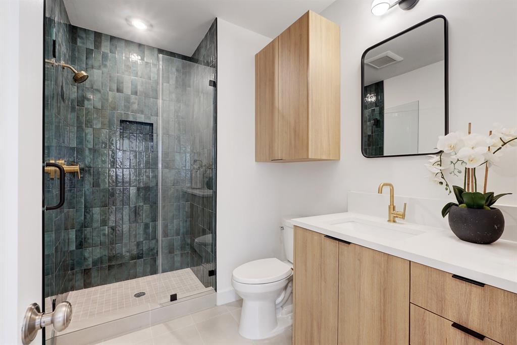 4612 Duval ST # 1