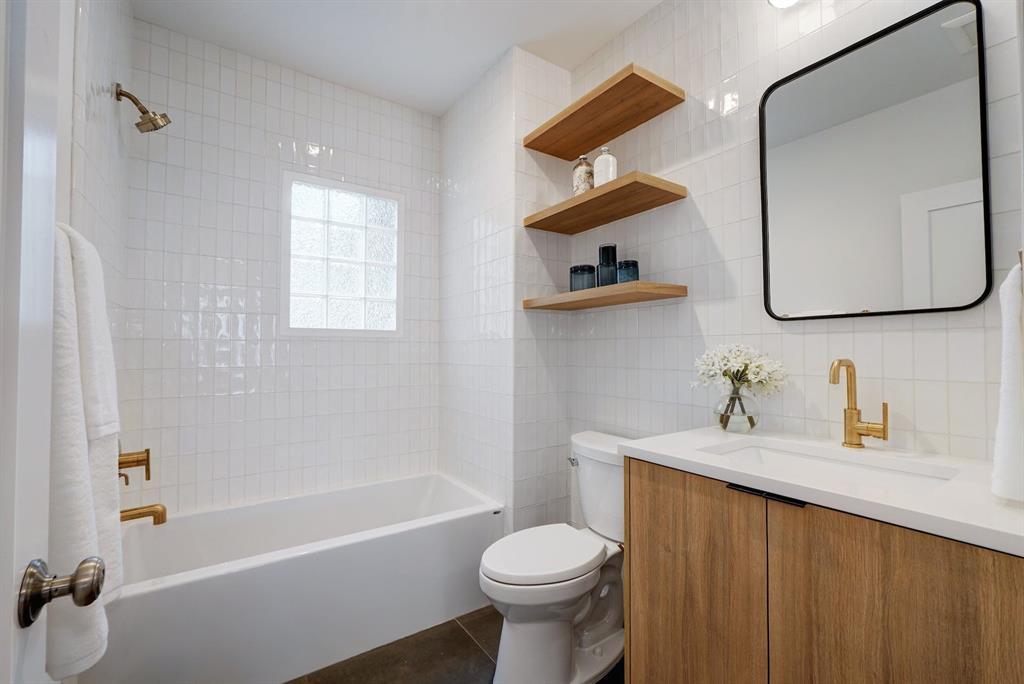 4612 Duval ST # 1
