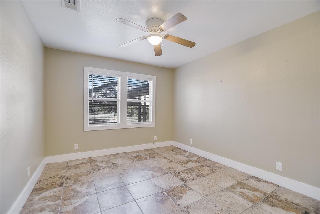 441 Leaning Oak TRL