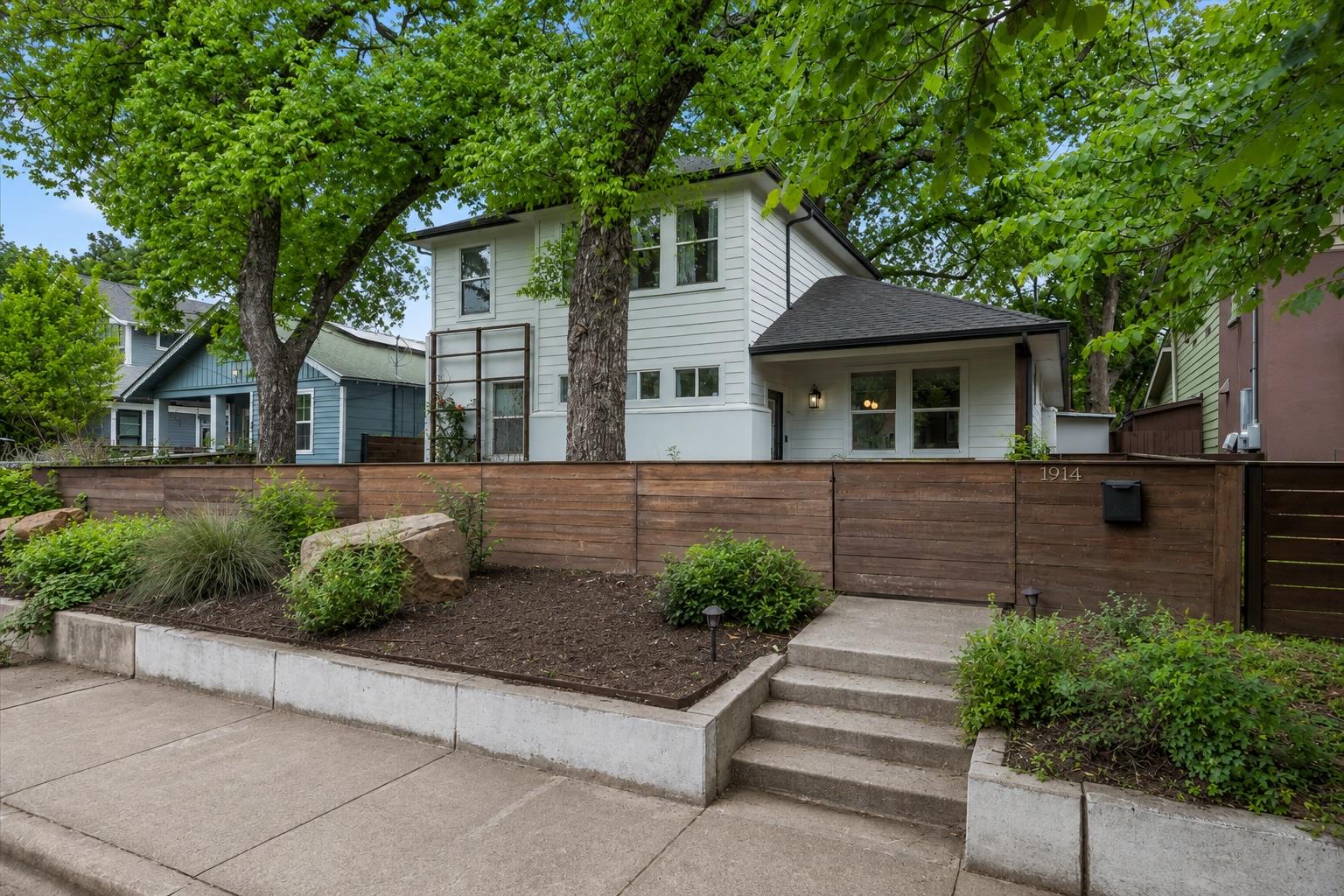 1914 Garden ST