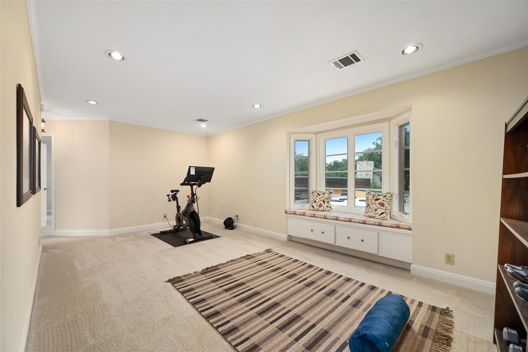 1311 Kent LN