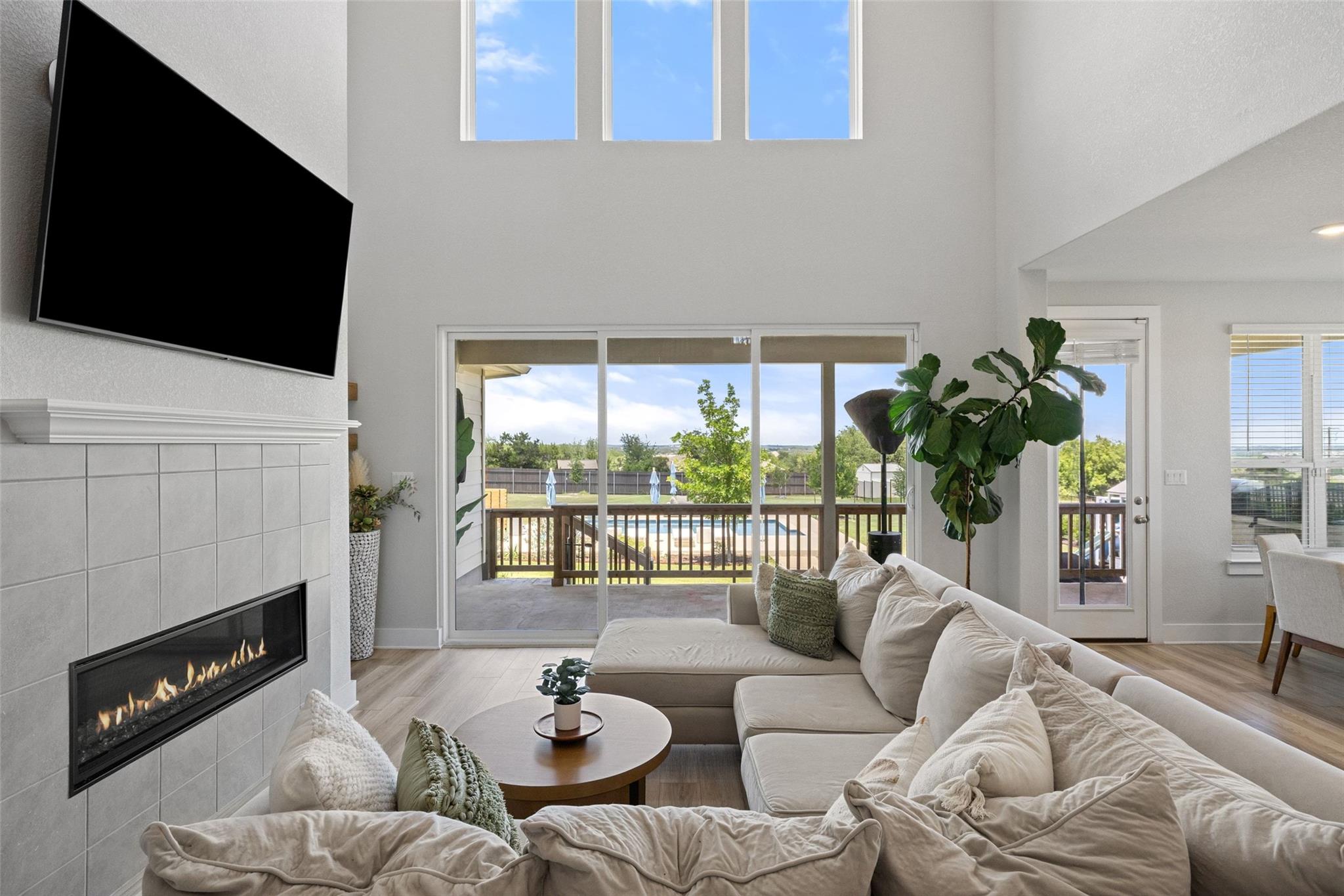 324 Cortaro DR