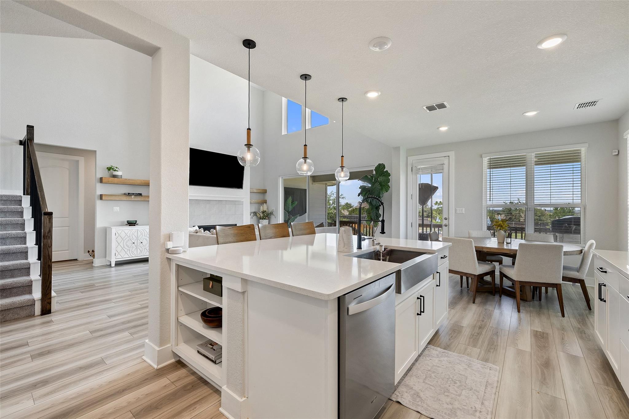 324 Cortaro DR