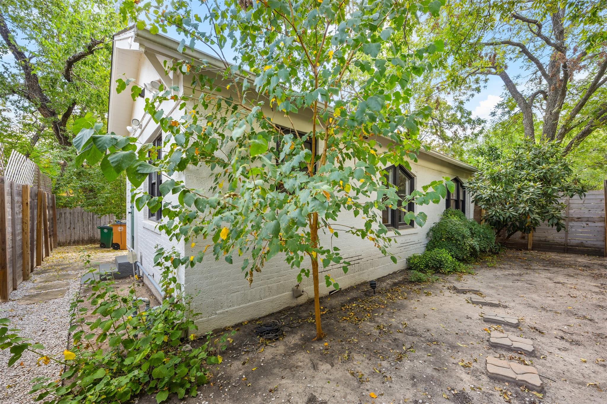 712 Harris Ave # 1
