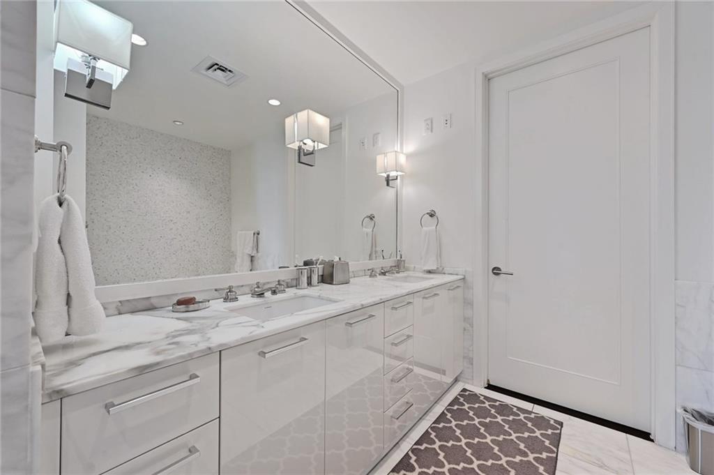 200 Congress Ave # 17C