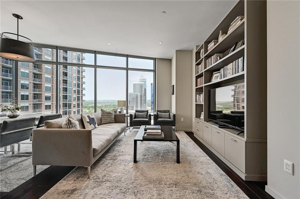 200 Congress Ave # 17C