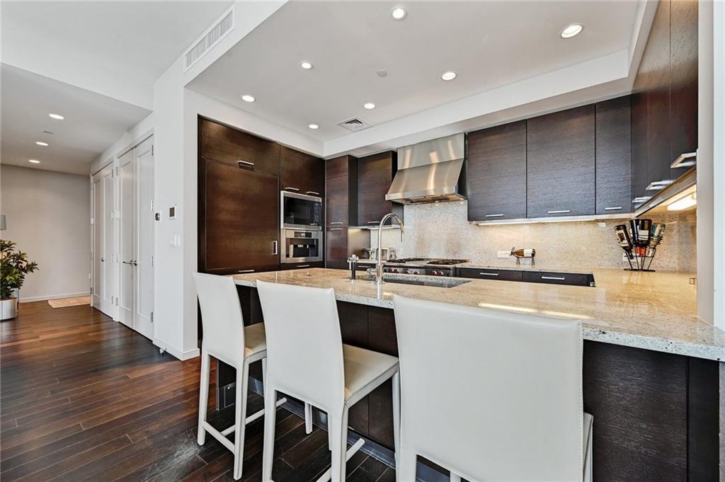 200 Congress Ave # 17C