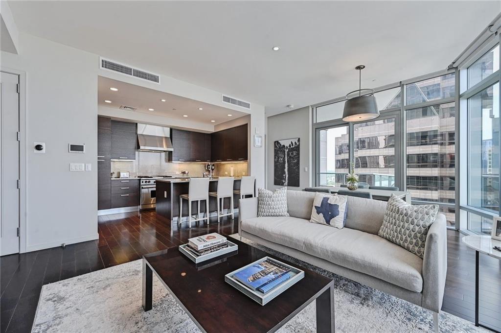 200 Congress Ave # 17C