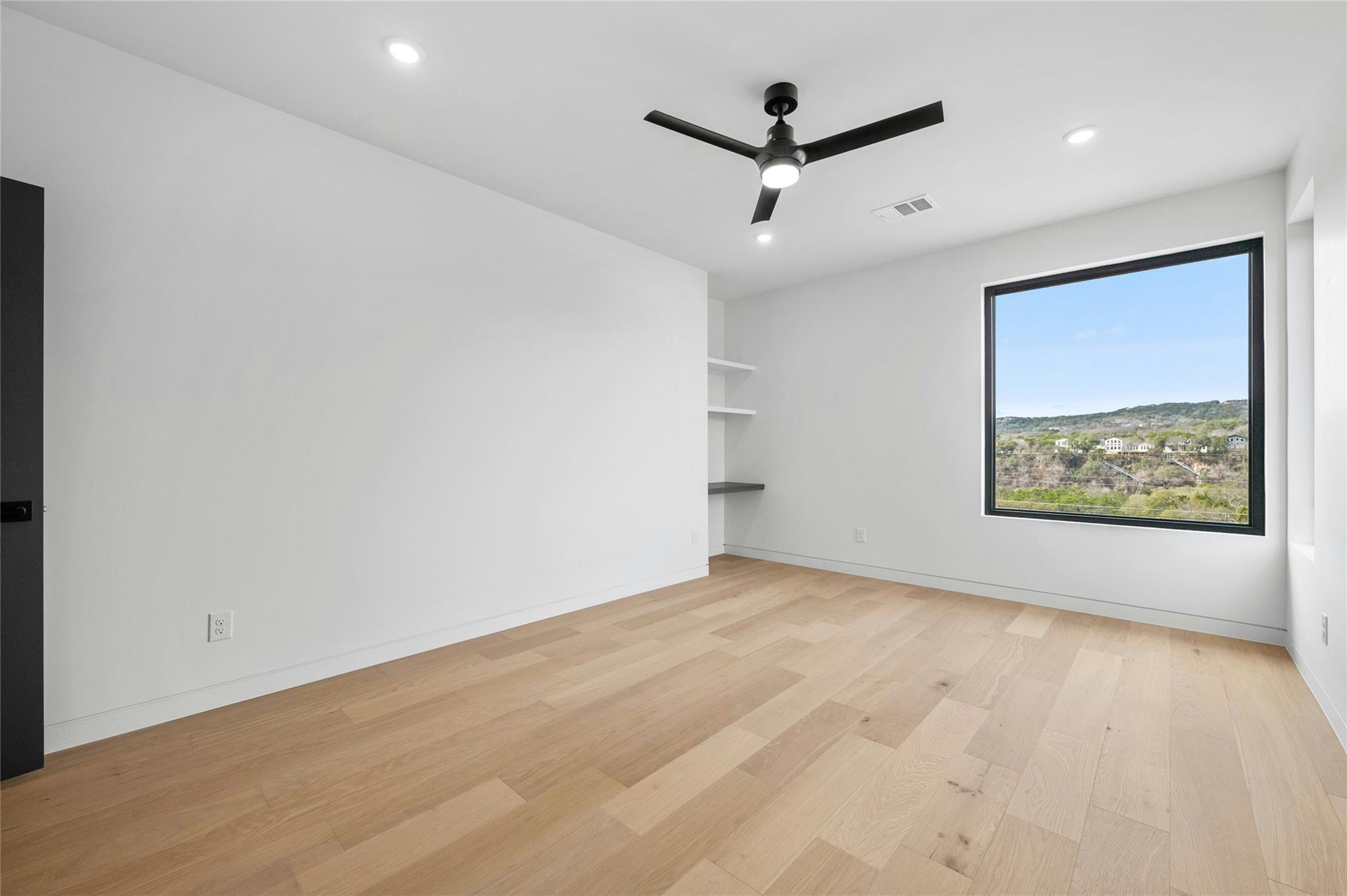 11205 Beach RD
