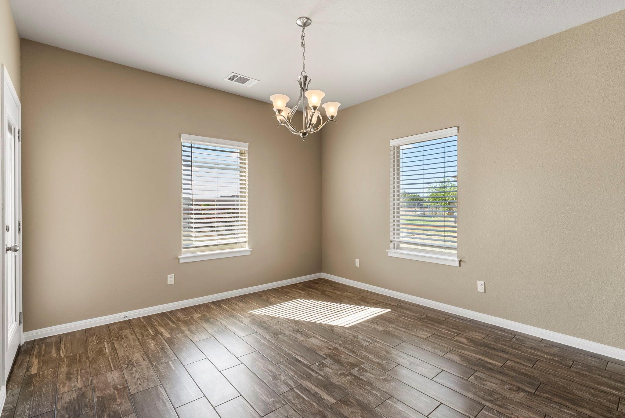 104 Estrella LN