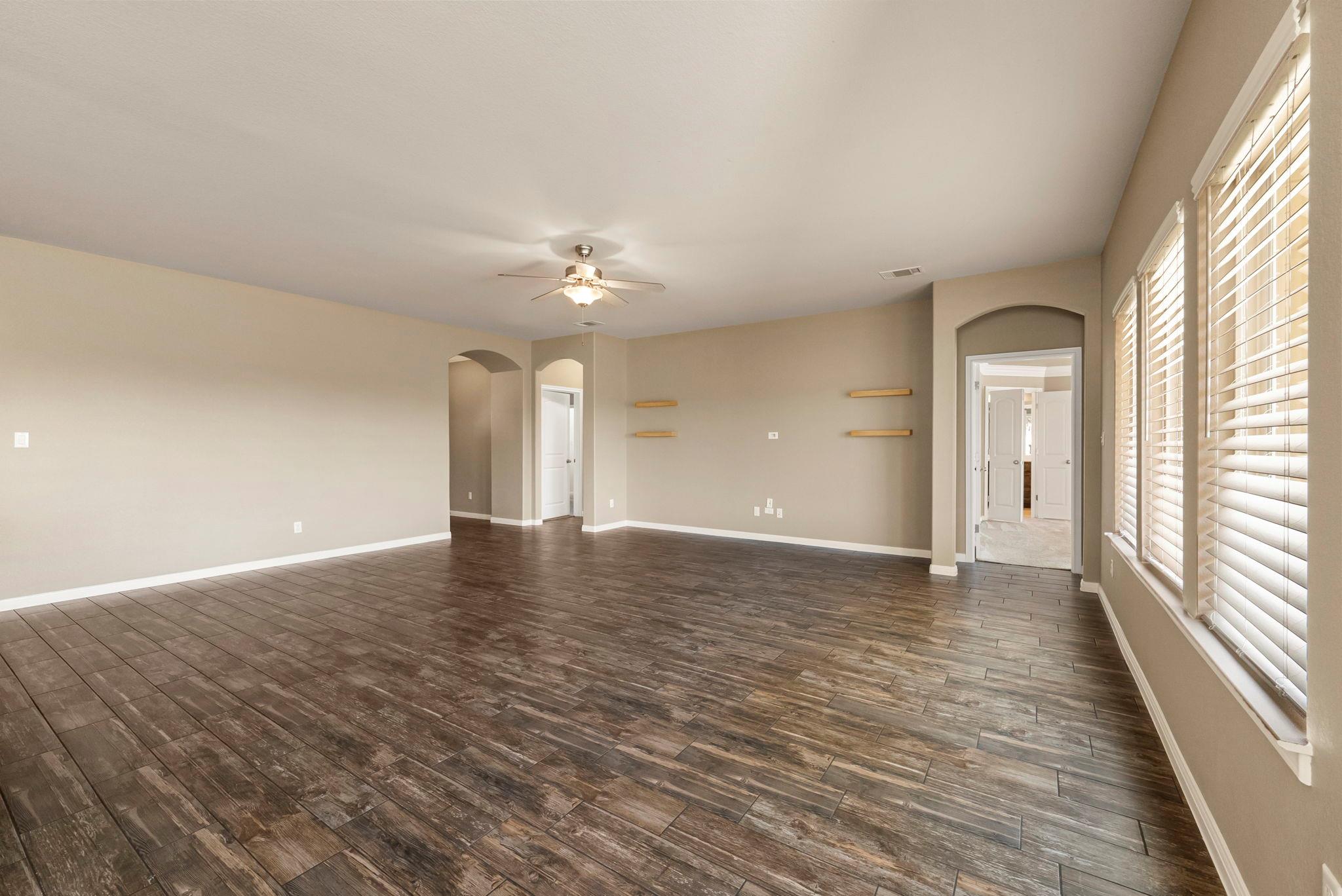 104 Estrella LN