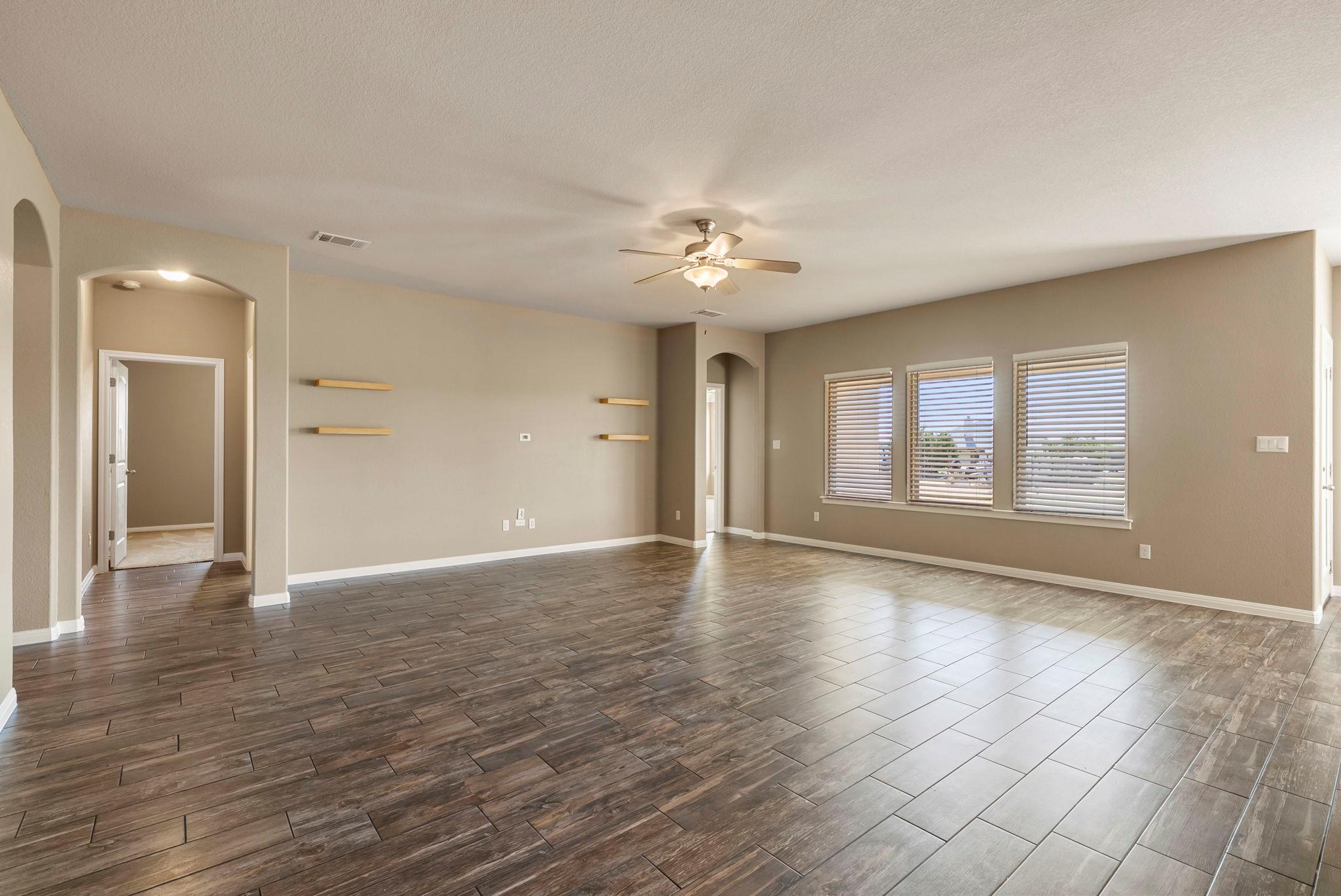 104 Estrella LN