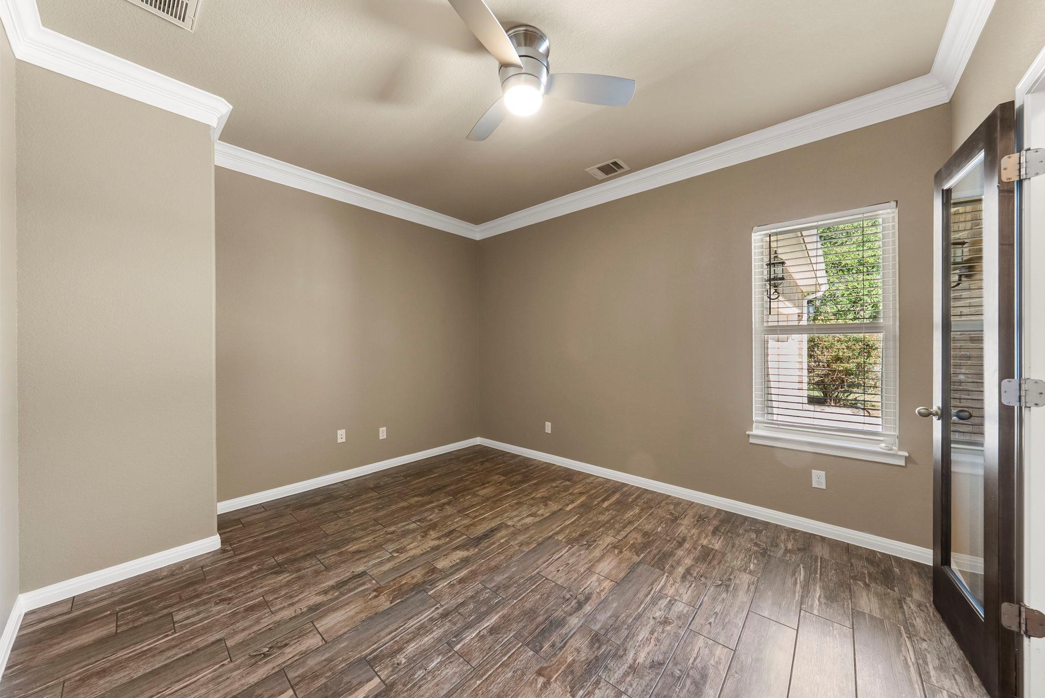104 Estrella LN
