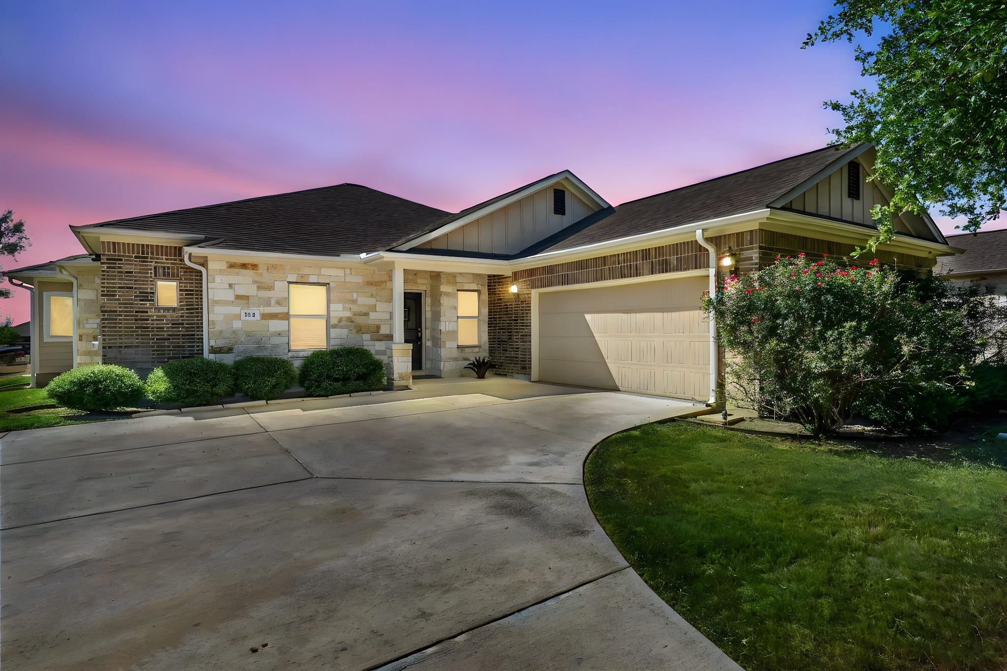 104 Estrella LN