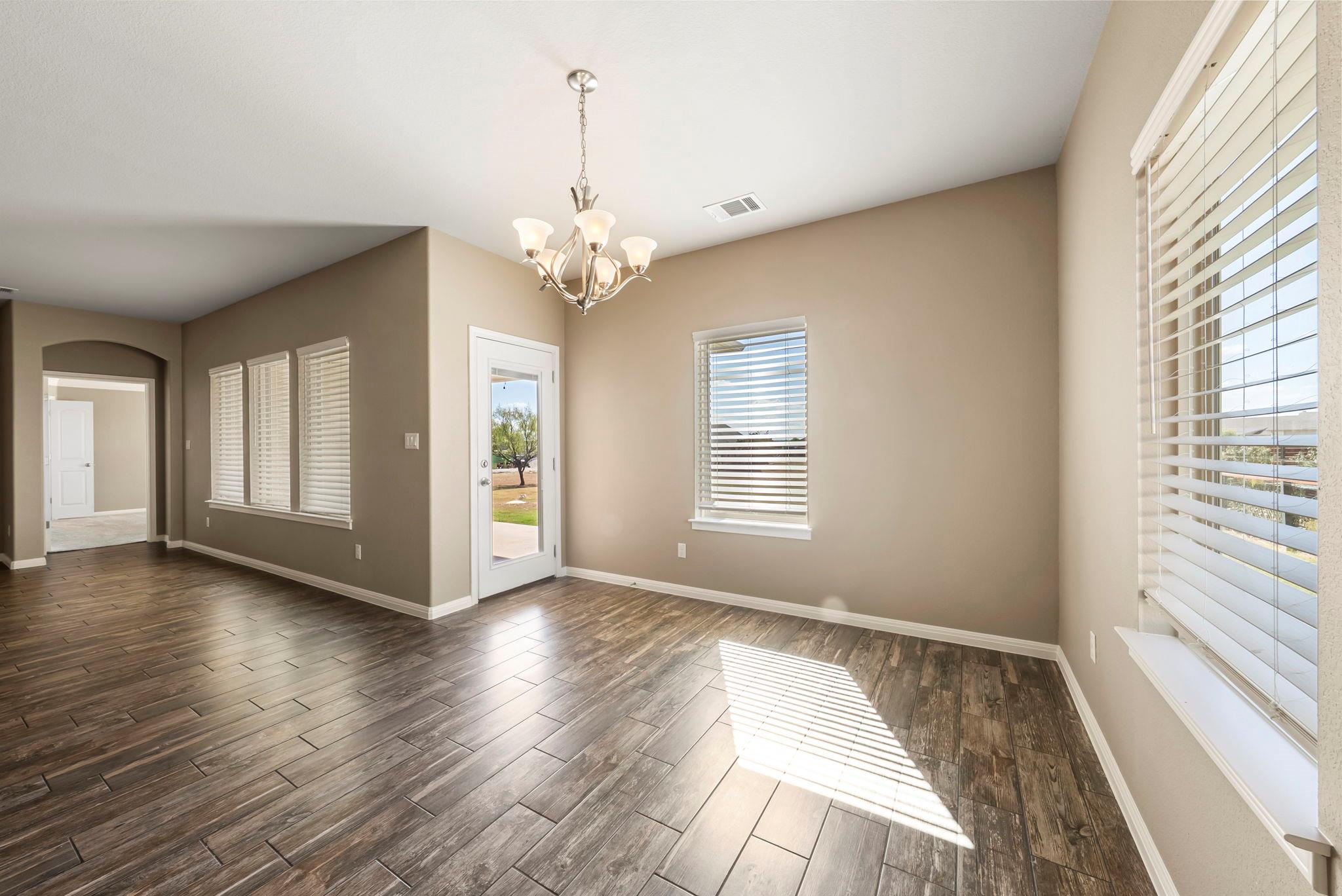 104 Estrella LN