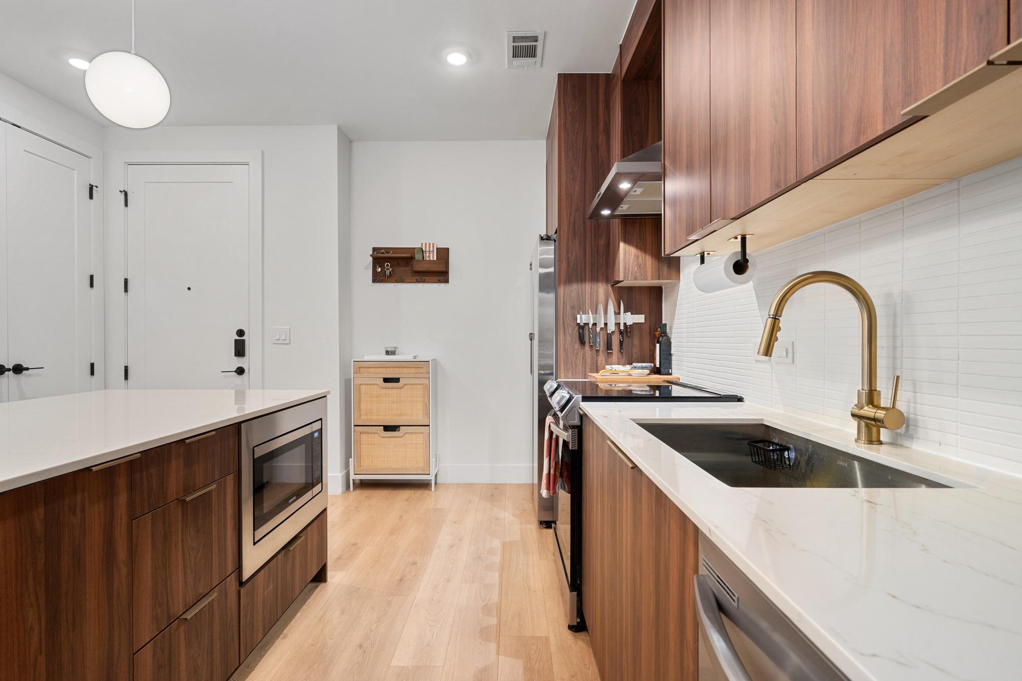 1701 Simond Ave # 215