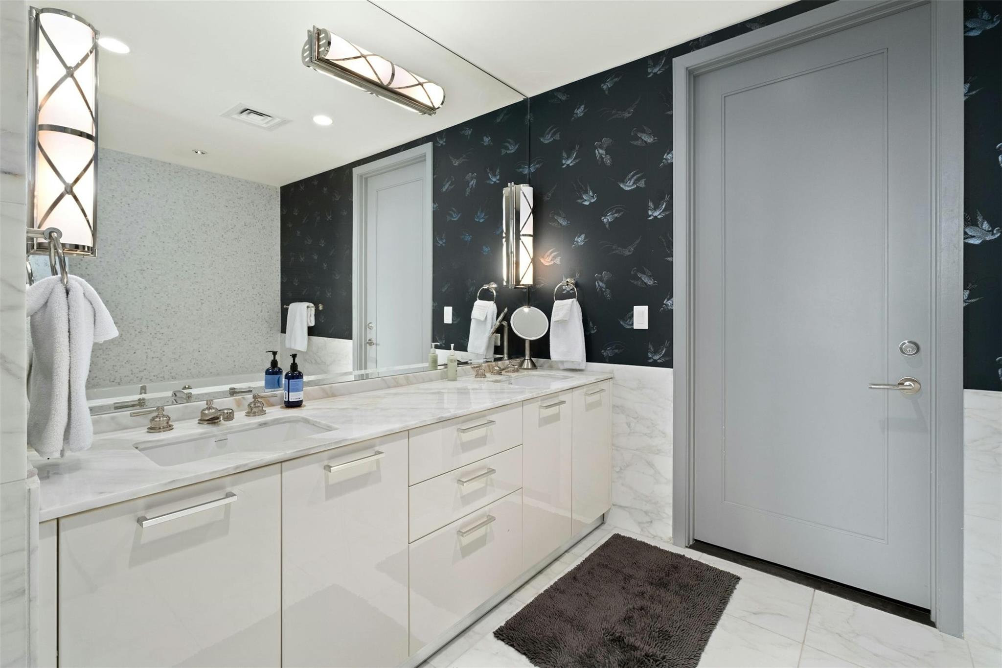 200 Congress Ave # 15D