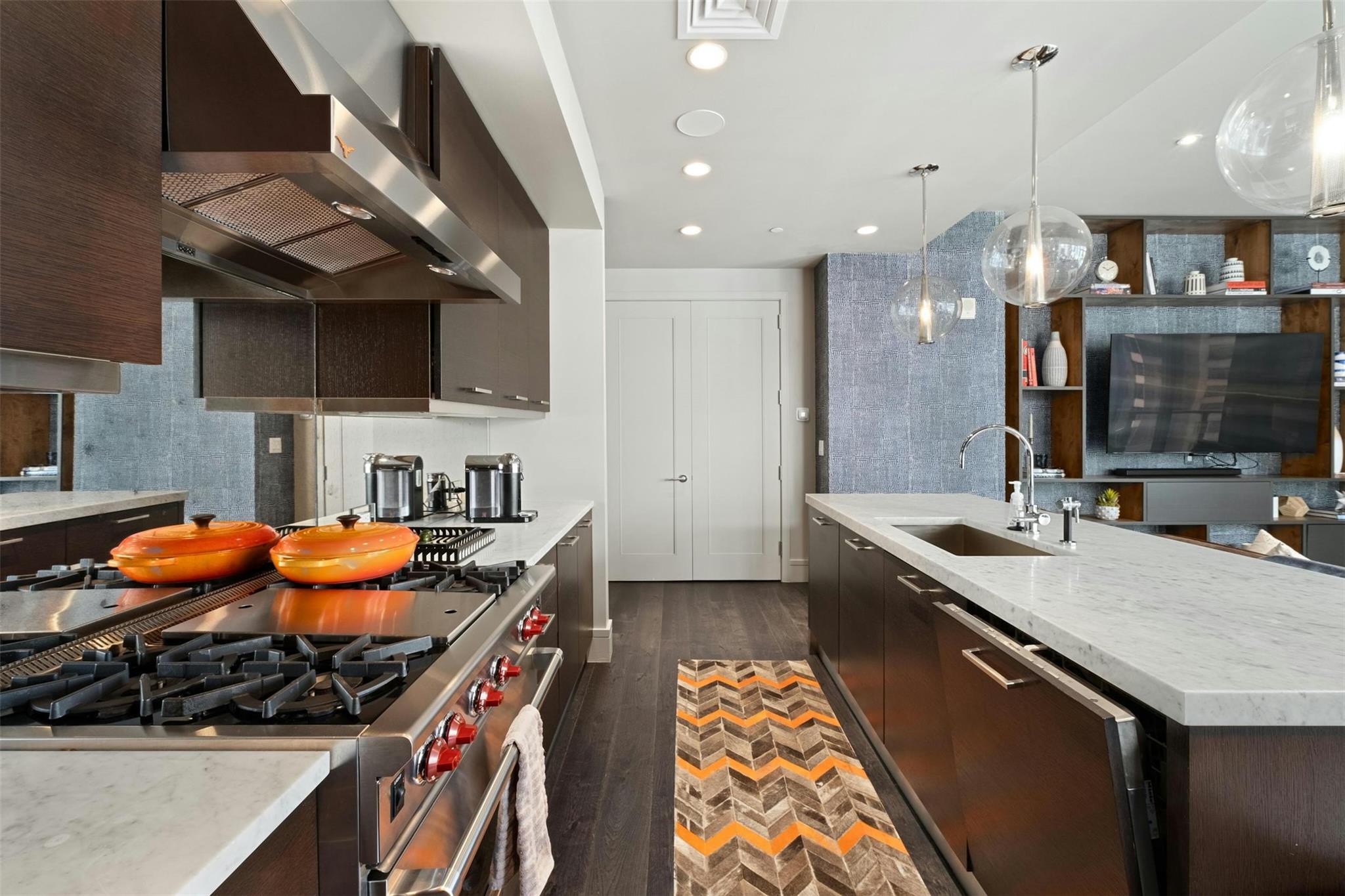 200 Congress Ave # 15D