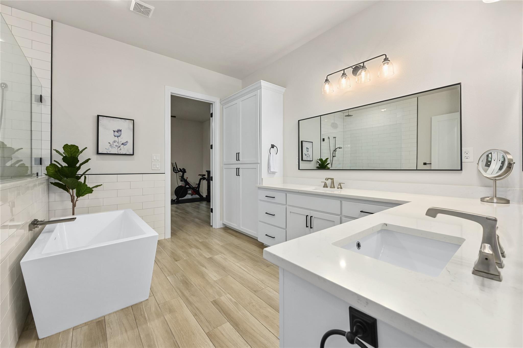 513 Somerset Woods CT