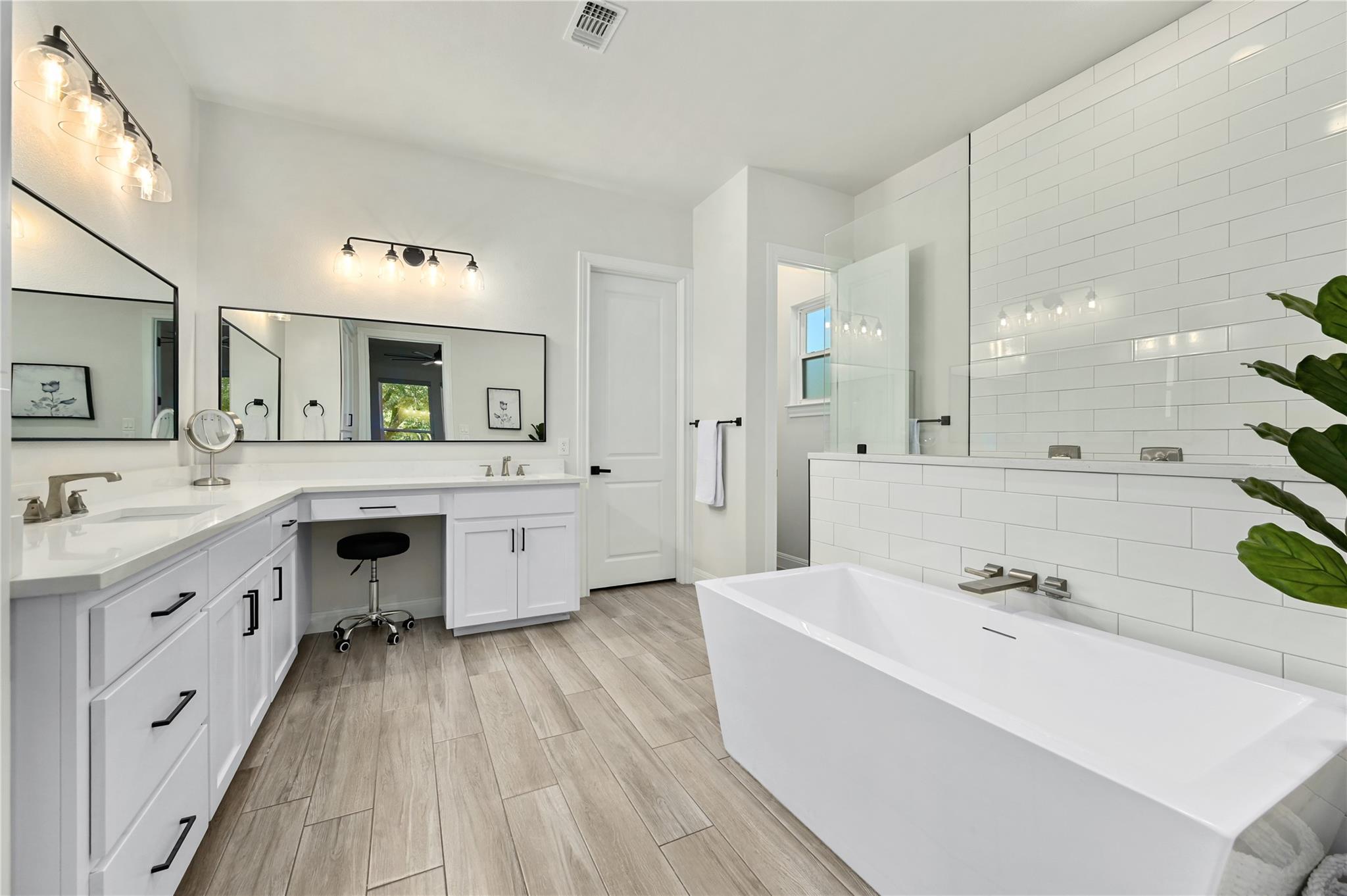 513 Somerset Woods CT