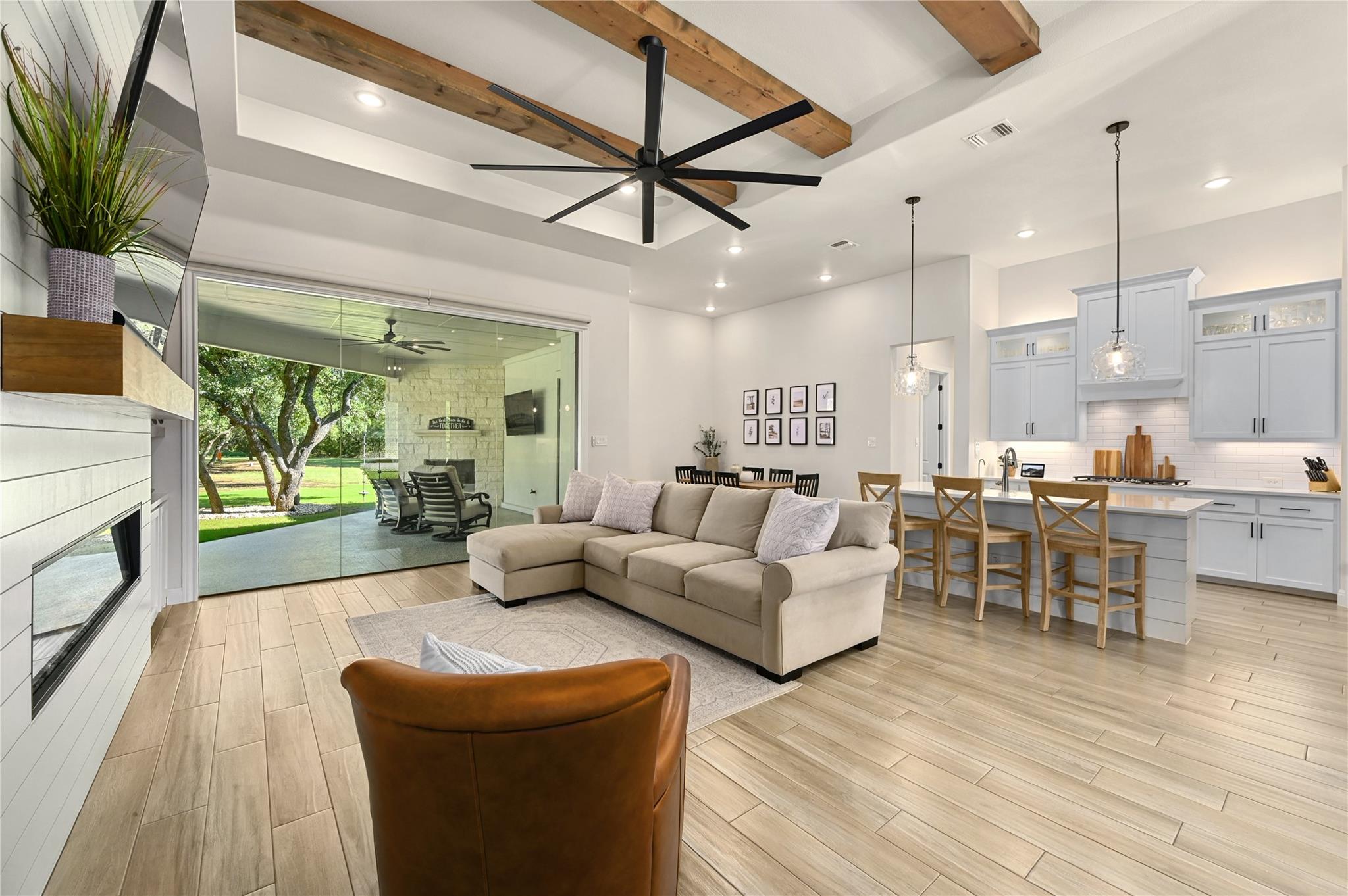 513 Somerset Woods CT