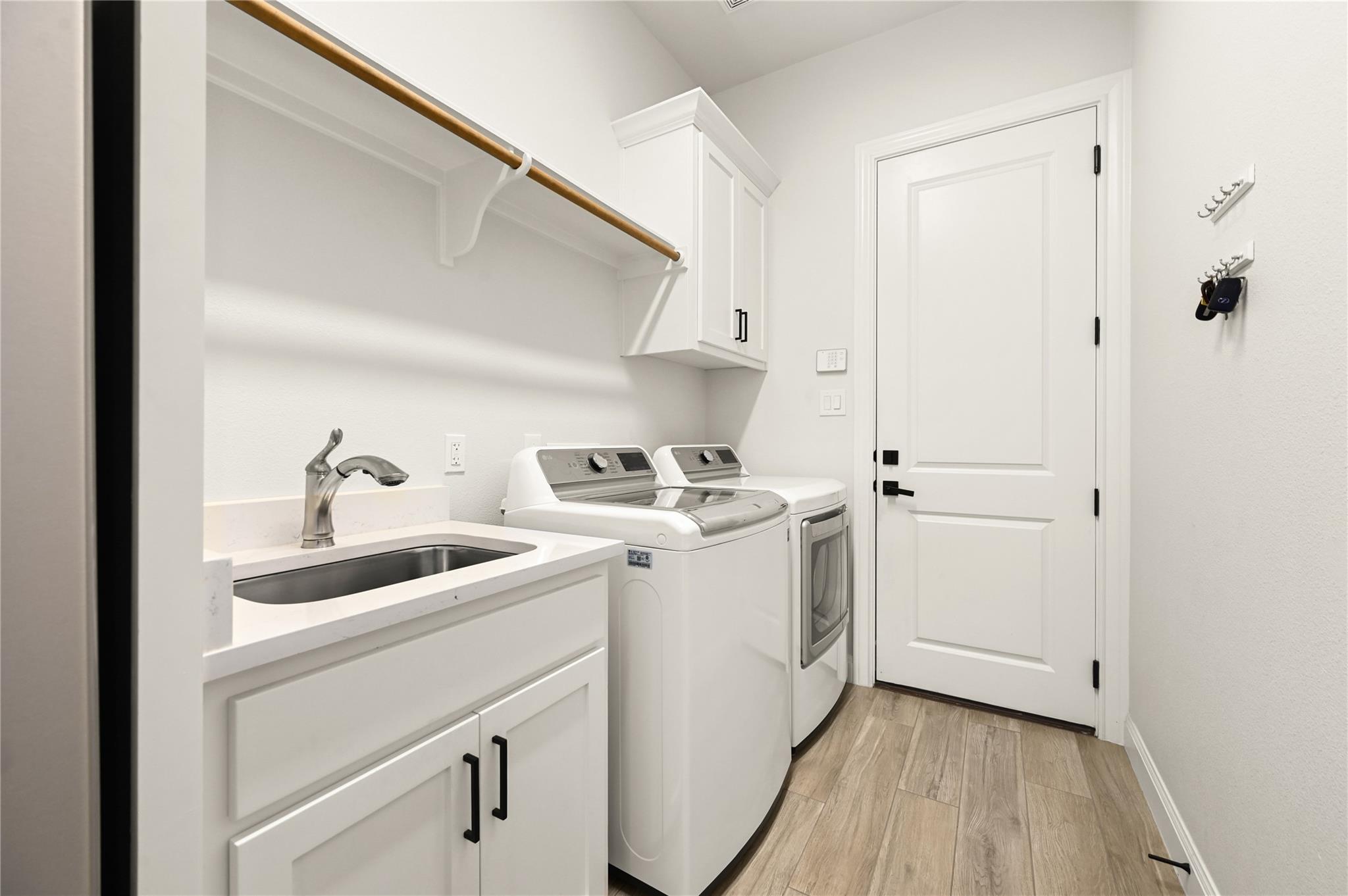 513 Somerset Woods CT