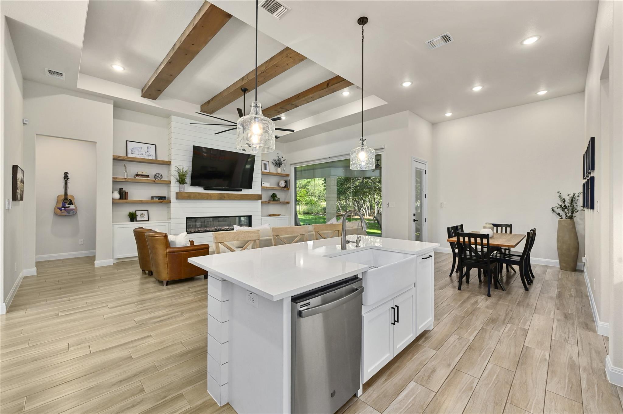 513 Somerset Woods CT