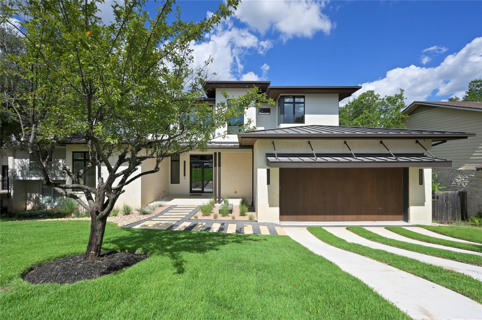 3629 Peregrine Falcon DR