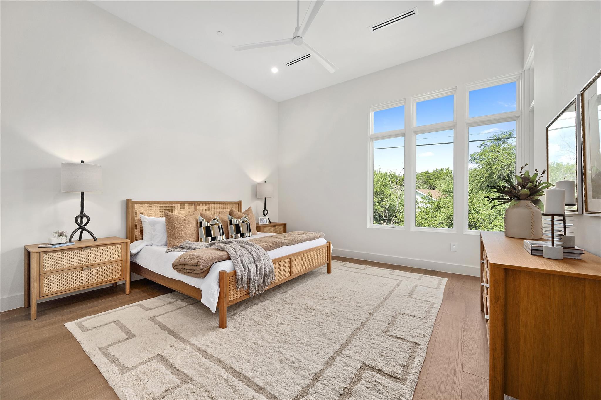 3629 Peregrine Falcon DR